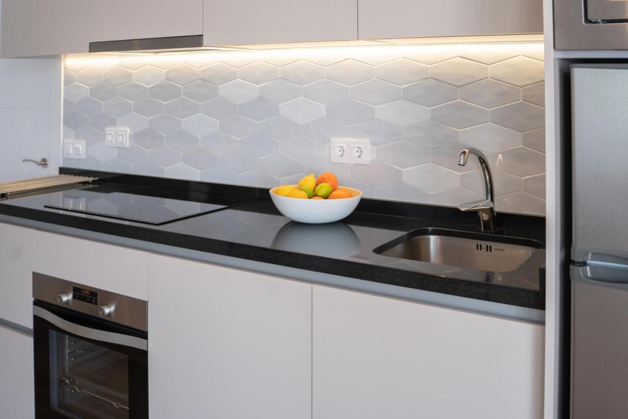 Freshly Renovated, Modern Penthouse Pueblo Evita! ベナルマデナ エクステリア 写真