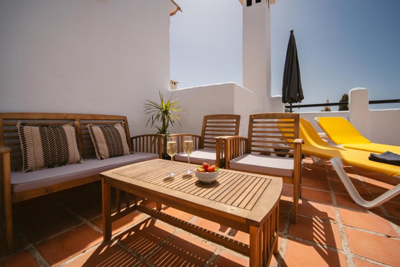 Freshly Renovated, Modern Penthouse Pueblo Evita! ベナルマデナ エクステリア 写真