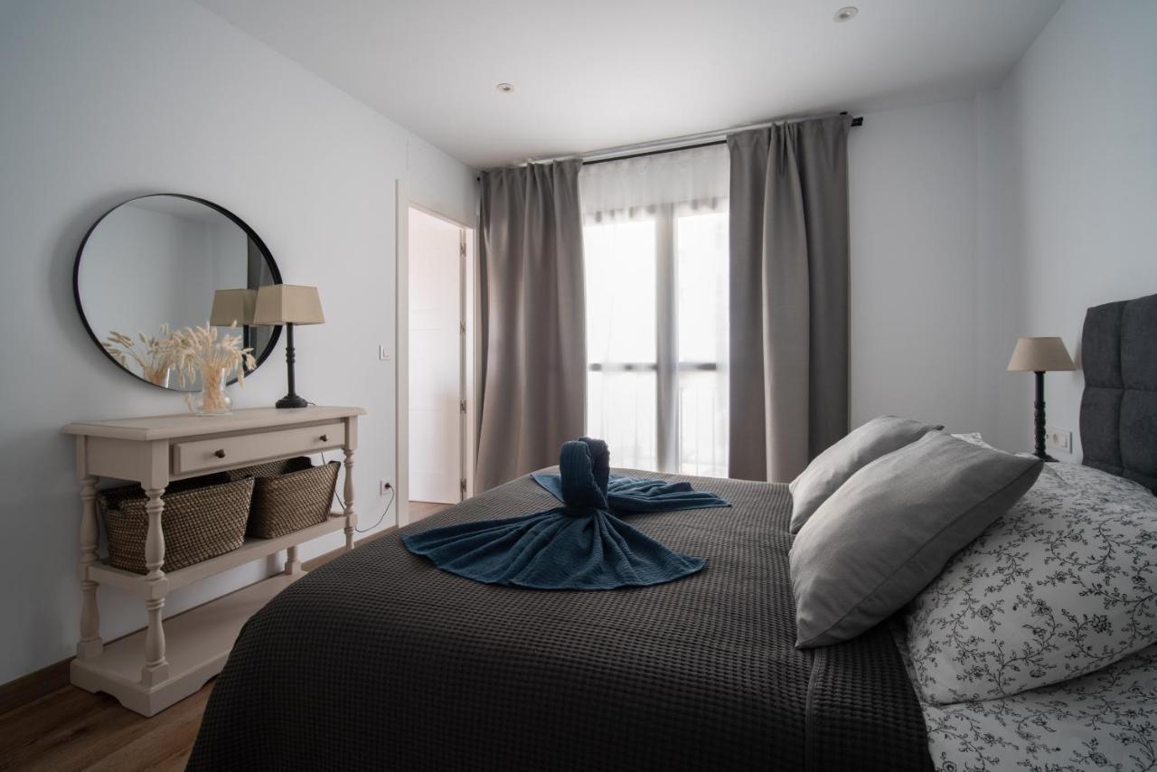 Freshly Renovated, Modern Penthouse Pueblo Evita! ベナルマデナ エクステリア 写真