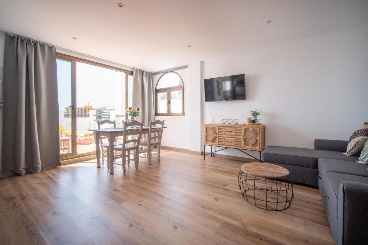 Freshly Renovated, Modern Penthouse Pueblo Evita! ベナルマデナ エクステリア 写真